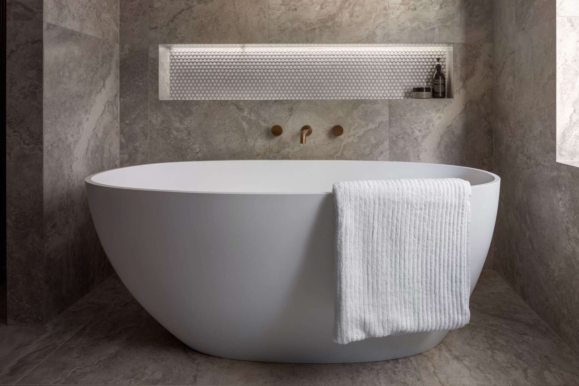 A photo of a Lux Interiors bathtub