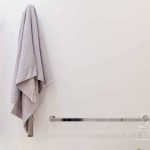 A photo of a towel rack.